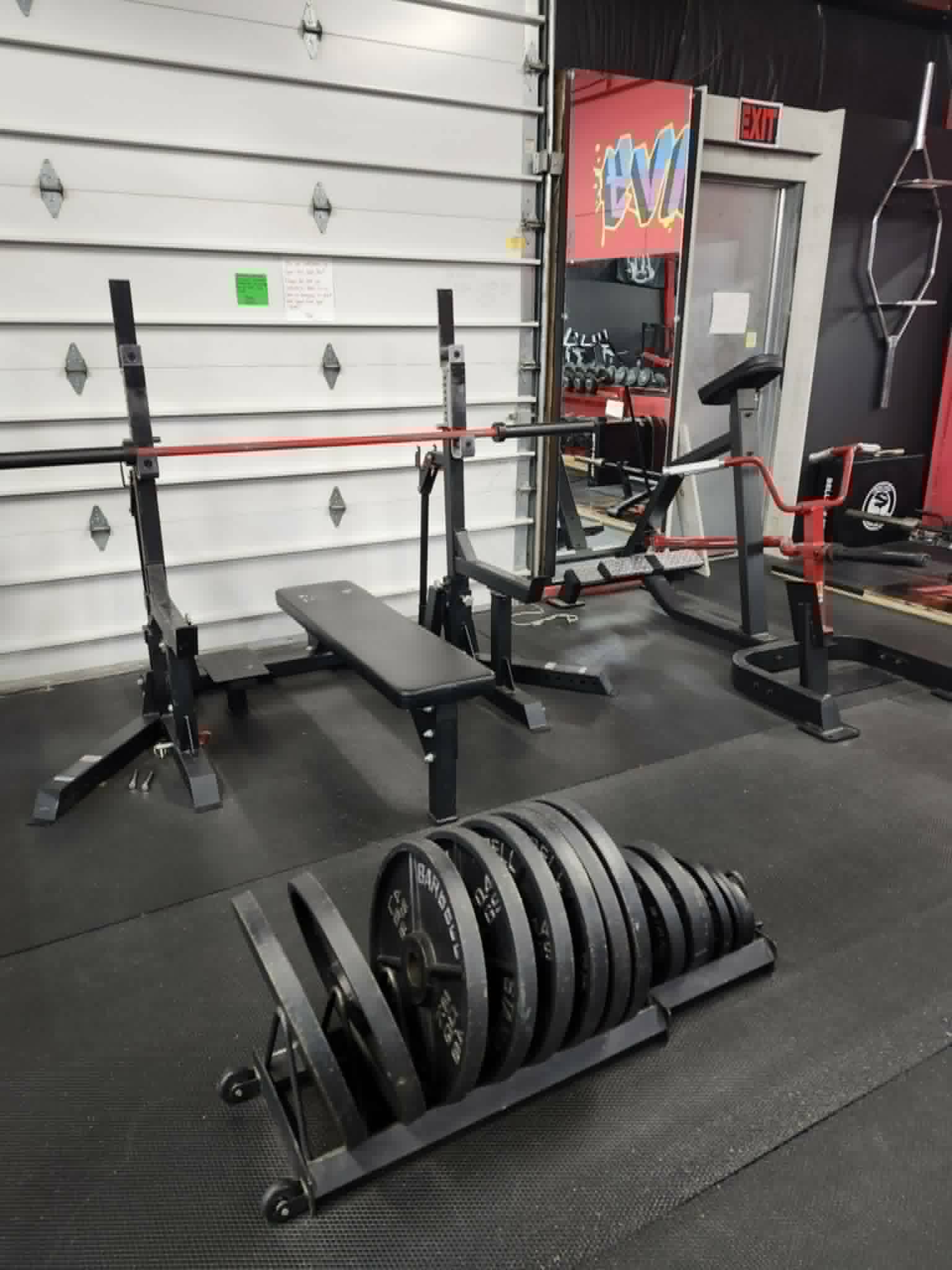 Heavyweights Gym Competition Bench Press & Steel Plates